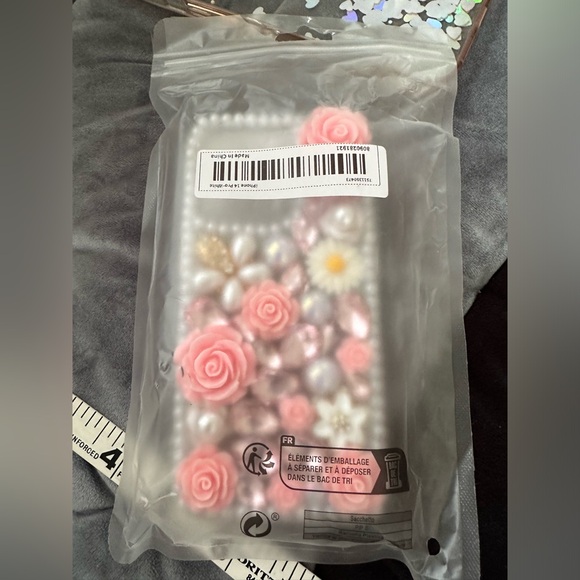 Luxury Rhinestone Rose Flower and Pearl Phone cover (iPhone 14pro cover) - Picture 6 of 6
